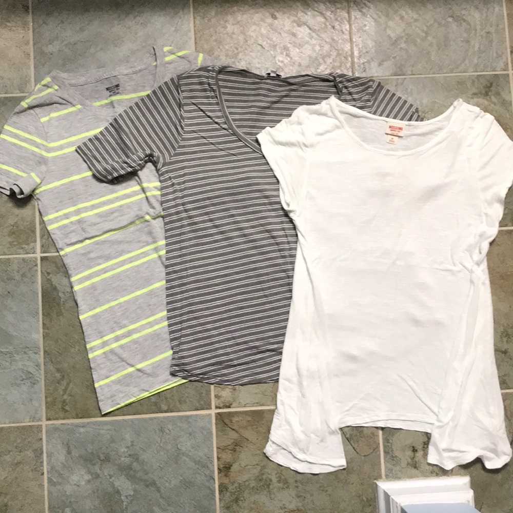 BUNDLE of 3 shirts